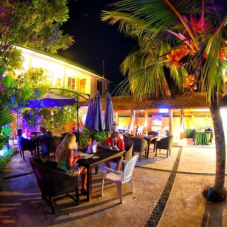 Casadana Hotel Тулусдоо Екстериор снимка
