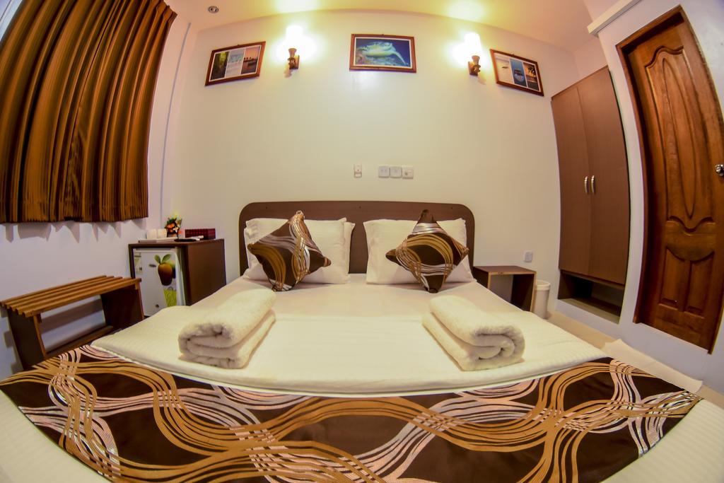 Casadana Hotel Тулусдоо Екстериор снимка