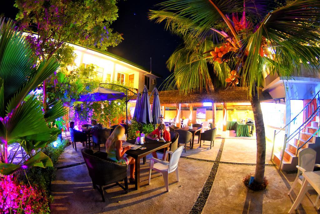 Casadana Hotel Тулусдоо Екстериор снимка