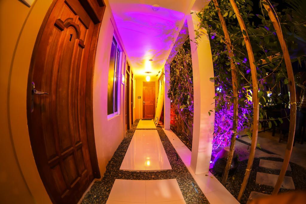 Casadana Hotel Тулусдоо Екстериор снимка