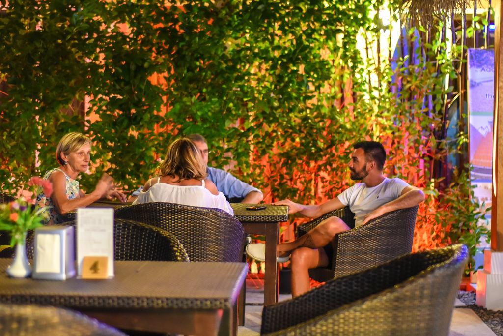 Casadana Hotel Тулусдоо Екстериор снимка