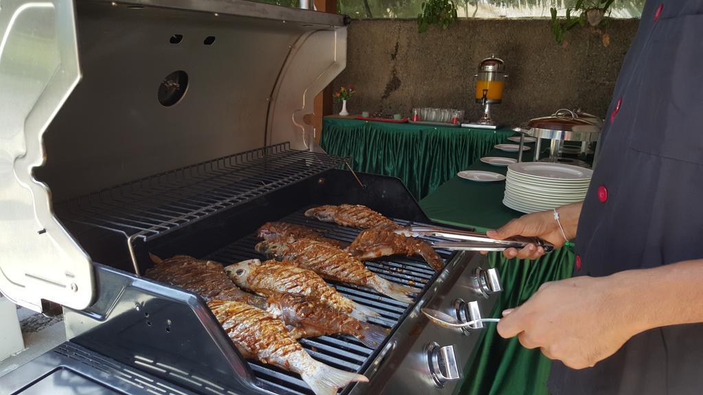 Casadana Hotel Тулусдоо Екстериор снимка